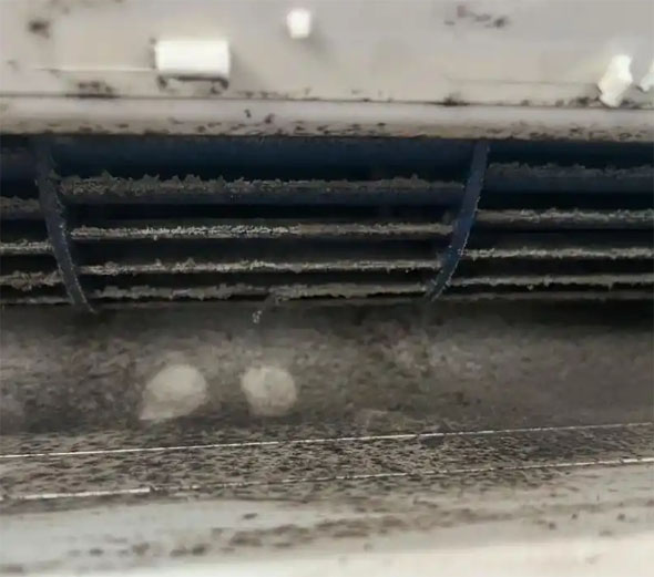 乌当空调吹的风有股烧焦味是怎么回事